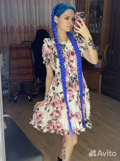 Нарядное платье легкое с розами