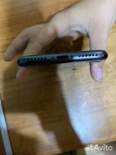 Телефон iPhone 8 64 gb