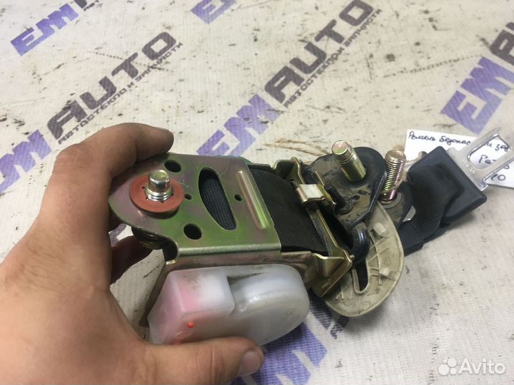 Ремень безопасности задний центр. Хендай Гетц