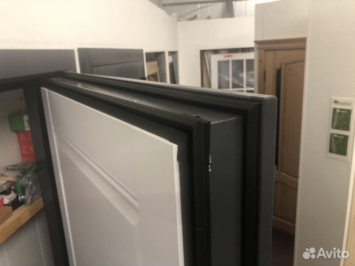 Входная дверь