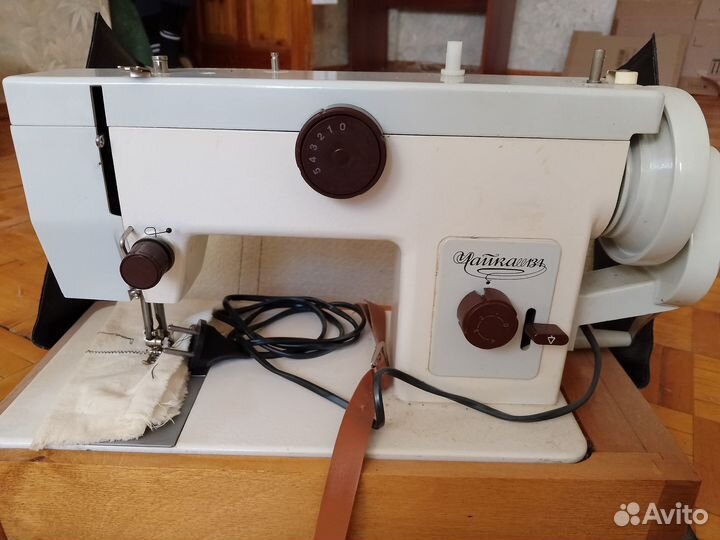 Швейная машинка Чайка 134
