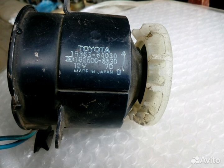Эл. двигатель вентилятора радиатора Тойота Виста 1
