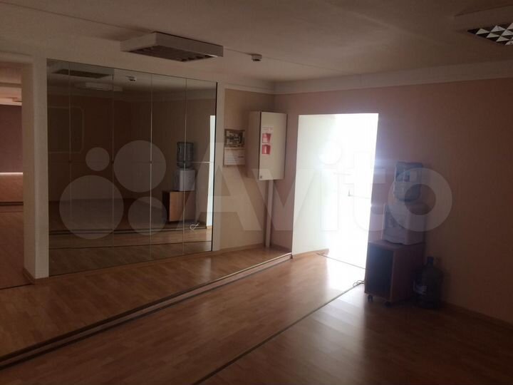 Продам помещение свободного назначения, 318 м²