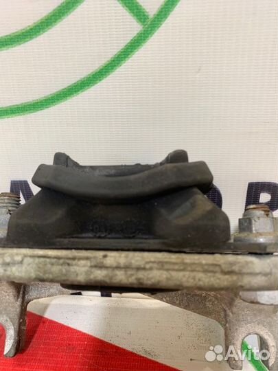 Опора (подушка) левая Renault Megane 2 BM1R