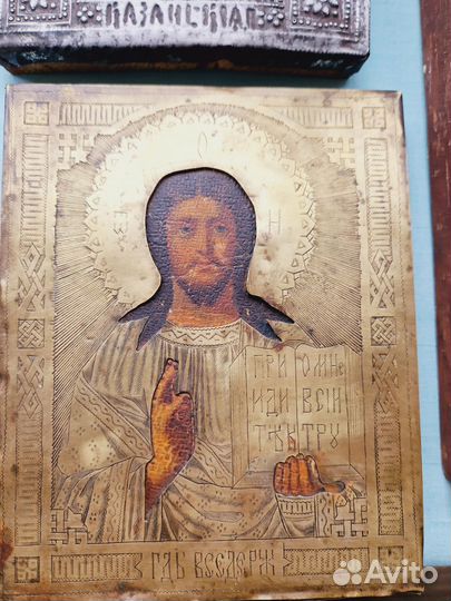 Старинные иконы, киоты, доски, лампады, утварь 19в