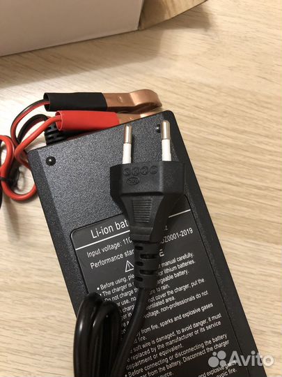 Зарядка для аккумулятора 12v