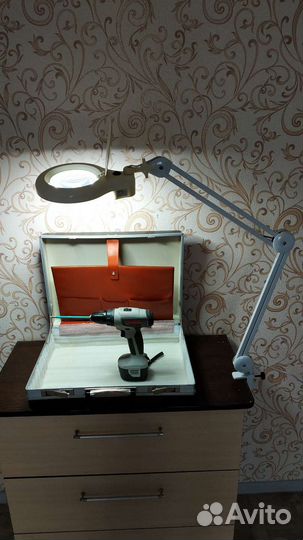 Продам лампу-лупу в кейсе