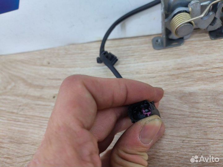 Замок капота Bmw X5 E70 N52B30 2007