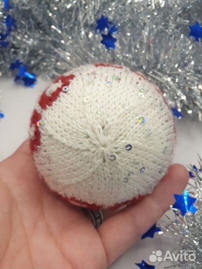 Елочный шар вязаный