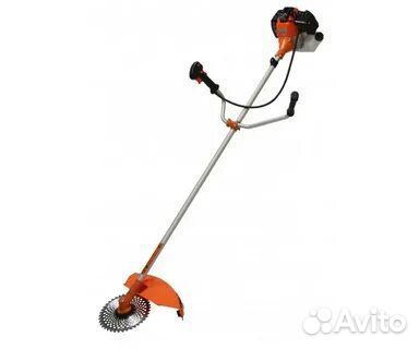 Покос травы триммером