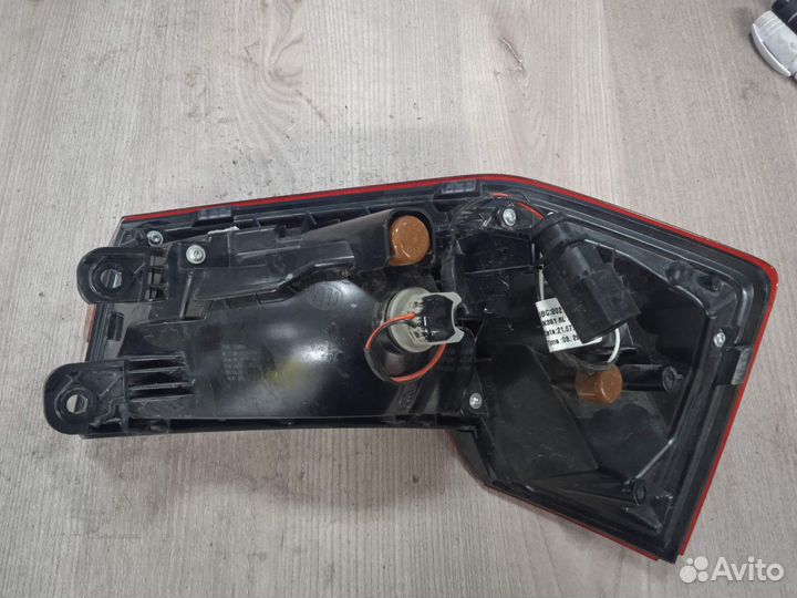 Фонарь задний левый skoda rapid