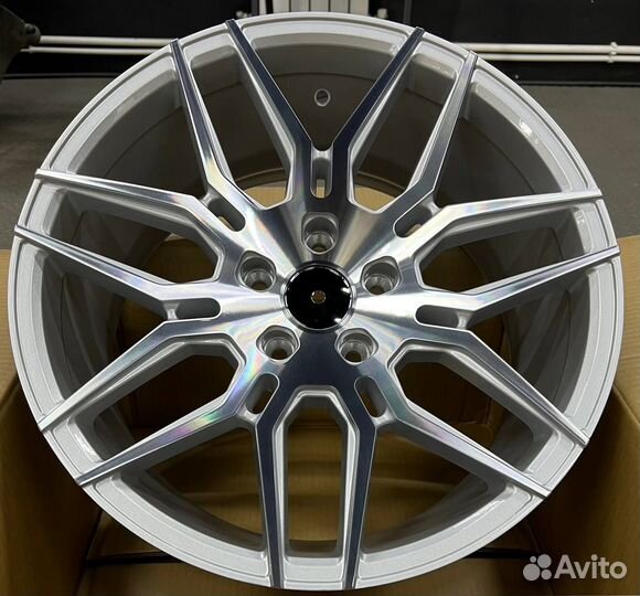 Диски на Toyota Highlander Тойота Хайлендер R18