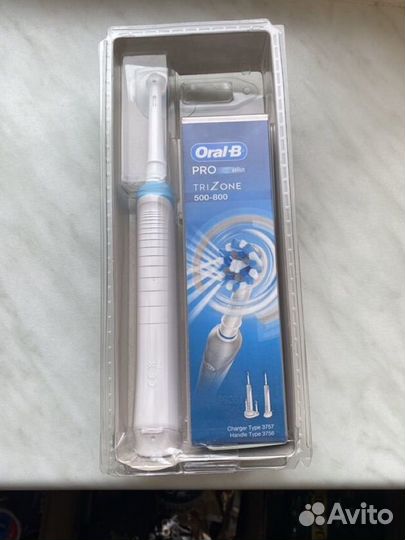 Электрическая зубная щетка oral b новая