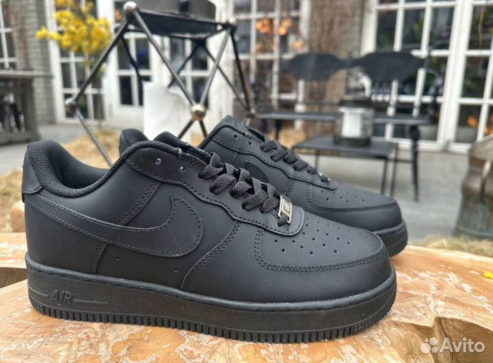 Nike air force 1 low black