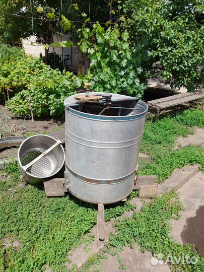 Медогонка 6 рамочная