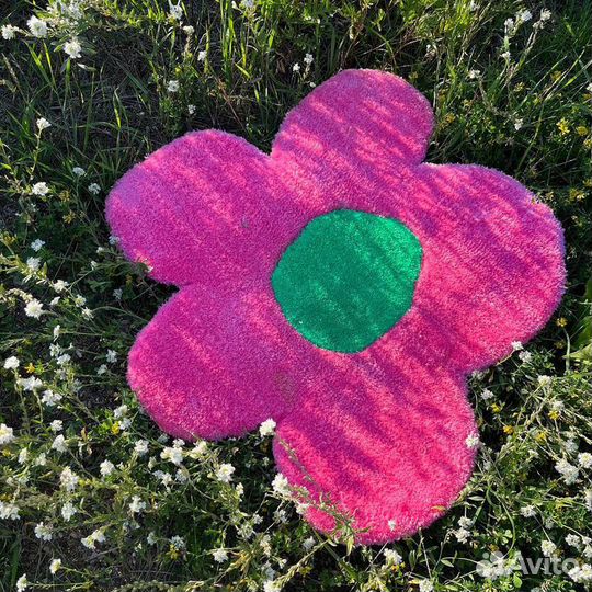 Ковёр тафтинтовый розовый в форме цветка