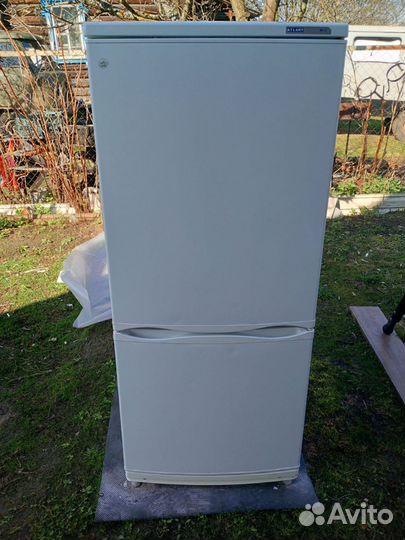 Холодильник атлант бу