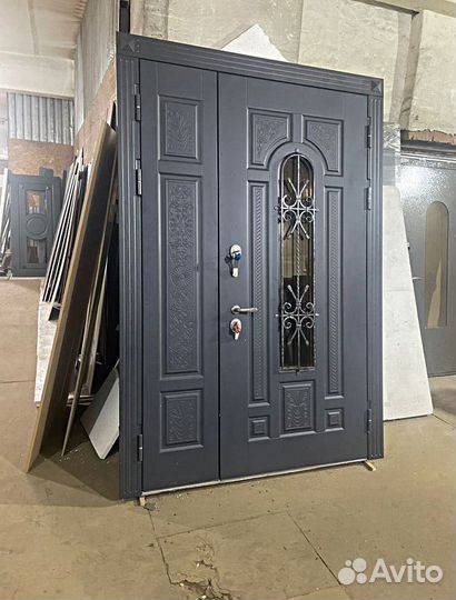 Дверь входная уличная с терморазрывом новая
