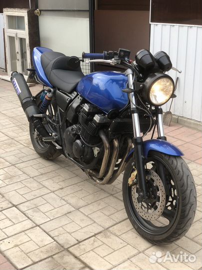 Yamaha XJR400