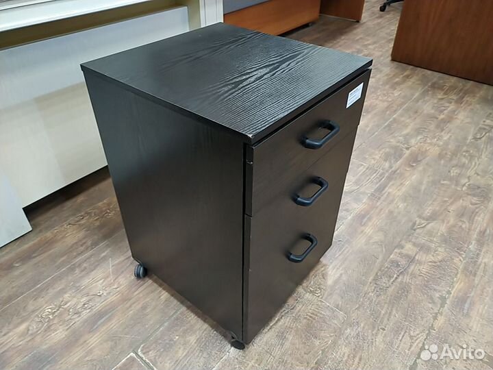 Тумба подкатная 3 ящ. б/у 45х47х68 09487-чрд