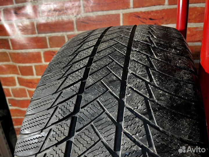 Bridgestone Blizzak LM-001 275/45 R20 110V