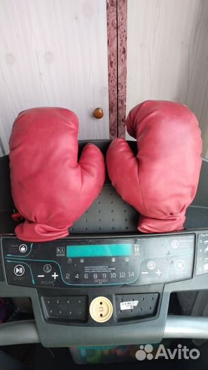 Боксерские перчатки