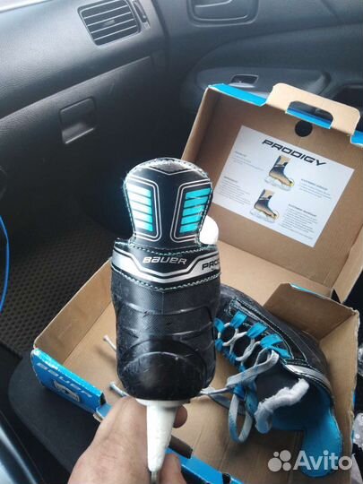 Хоккейные коньки bauer