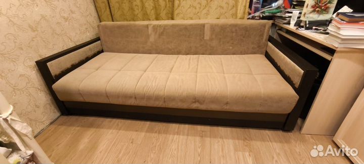 Диван Моон бу