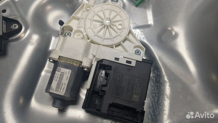 Стеклоподъемник электрический Volkswagen Tiguan, 2