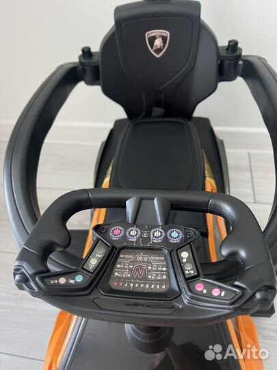 Машинка-каталка Lamborghini с ручкой