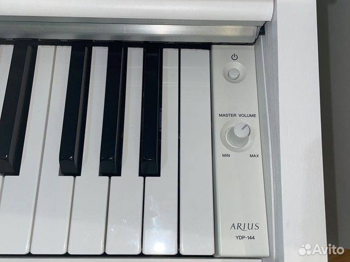 Цифровое пианино yamaha YDP-144