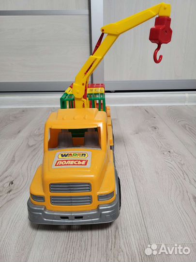 Машинка игрушка с подъемником