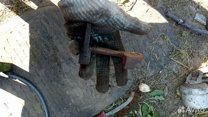 Кронштейн генератора VW Passat B3 B4