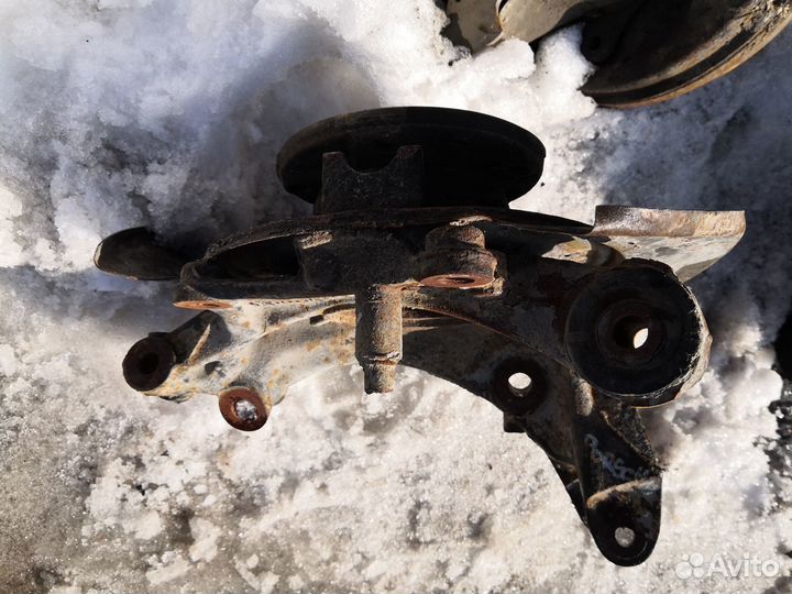 Кулак со ступицей и другое на Porsche Cayenne