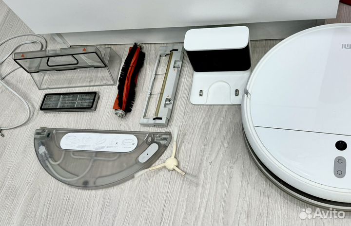 Робот пылесос (Mi Robot Vacuum-Mop)