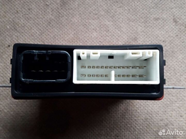 Блок управления дверью Toyota crown S170