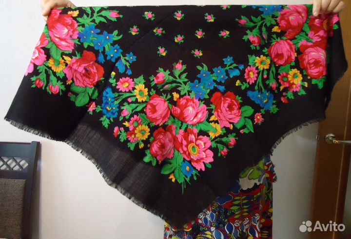 Платки Павлопосадские новые, шерсть