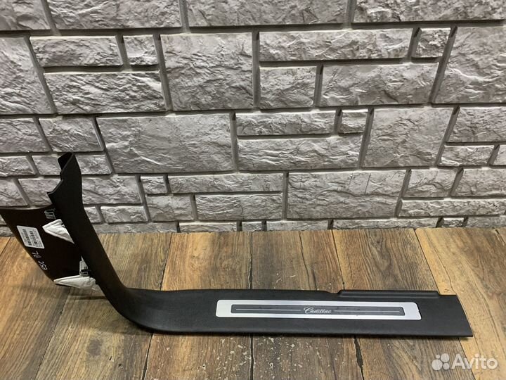 Cadillac Escalade IV Накладка на порог передняя LH