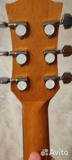 Акустическая гитара