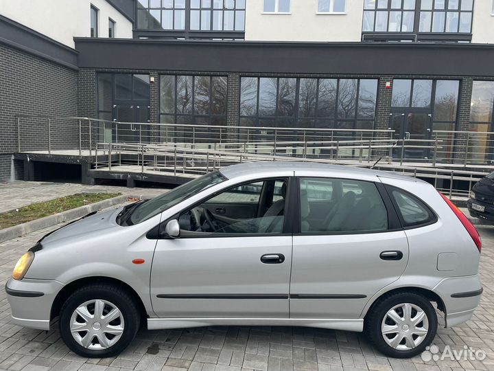 Nissan Almera Tino 1.8 МТ, 2001, 200 000 км
