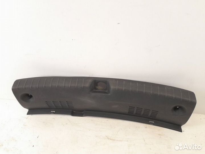 Накладка замка багажника Kia Rio 4 2017-2022