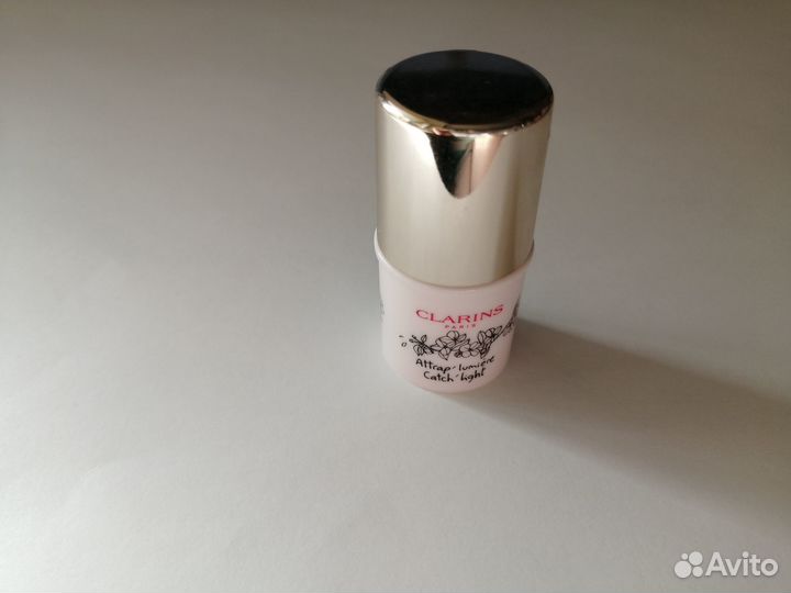 Clarins кремовый хайлайтер Attrap Lumiere