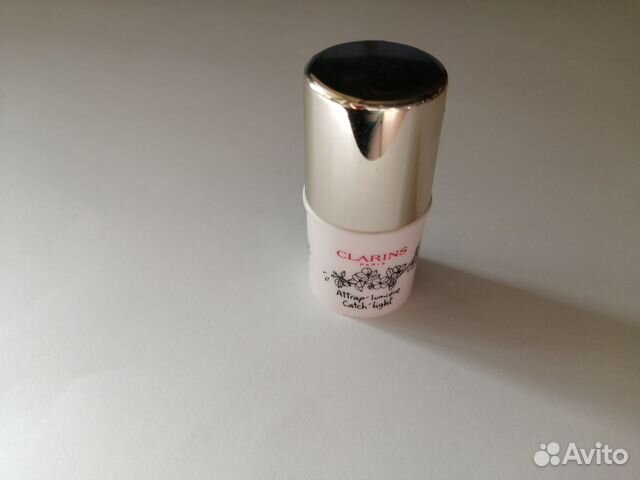 Clarins кремовый хайлайтер Attrap Lumiere