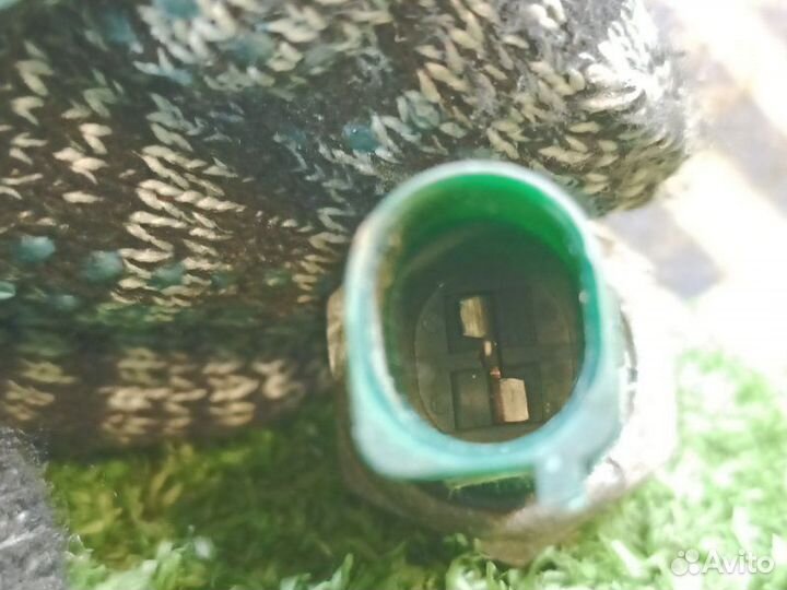 Датчик давления масла двс Volkswagen Jetta седан