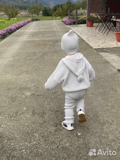 Костюм вязаный