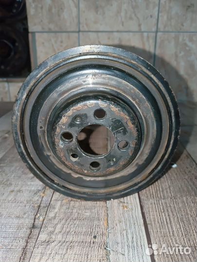 Шкив коленвала Volkswagen Crafter 2.0л 2011