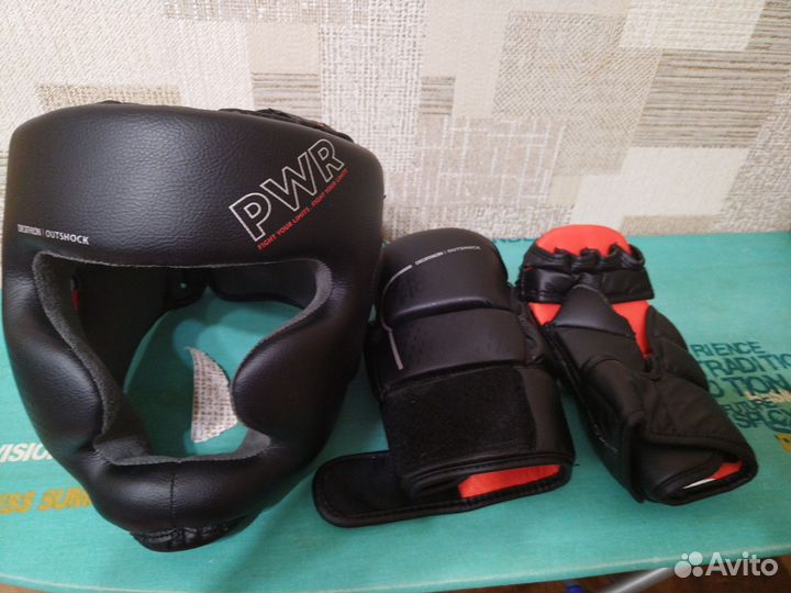 Шлем и перчатки