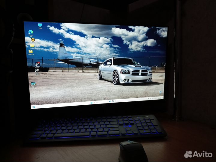 Продам компьютер, стол, кресло компьютерное