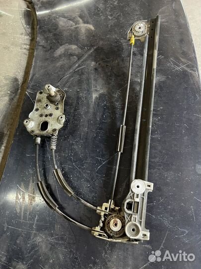 Задний правый стеклоподьемник bmw 5 e39