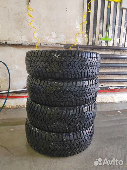 Michelin X-Ice North 3 215/60 R17